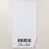 Schwarz Elegant Script Bride White Strandtuch (Vorderseite)