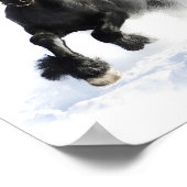 Schwarz Friesian Horse in Snow Decoupage Print Poster (Ecke)