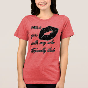 Schwarz geht mit jeder Farbe - vor allem schwarzer Tri-Blend Shirt