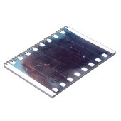 schwarz gekratzter 35 mm Filmrahmen, Emulsionstext Notizblock (Linke Seite)