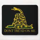 Schwarz-Gelb-Gadsden-Flagge, Trete mir nicht auf! Mousepad (Vorne)