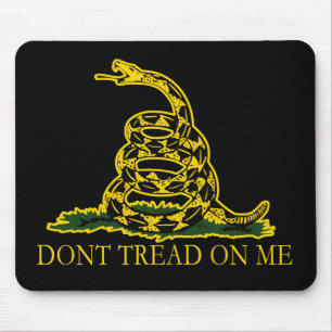 Schwarz-Gelb-Gadsden-Flagge, Trete mir nicht auf! Mousepad