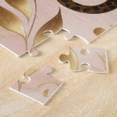 Schwarz-Gold-Leopard vor rosa Hintergrund Puzzle (Seite)