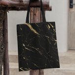 Schwarz-Gold-Marmor Tasche<br><div class="desc">Koordiniert bis 12.01 Uhr die Vorlage der Business Card des Black and Gold Marble Designers. Ein auffallender schwarzer und goldfarbener Marmorboden schafft eine sehr schicke Ästhetik auf dieser stilvollen Totentasche. Kunst und Design © 1201AM Design Studio | www.1201am.com</div>