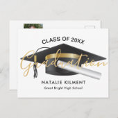 Schwarz/Gold Moderner Graduate Cap Abschluss Ankündigungspostkarte (Vorne/Hinten)