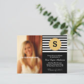 Schwarz-Gold-Monogramm-Foto-Abschluss Einladungspostkarte (Stehend Vorderseite)