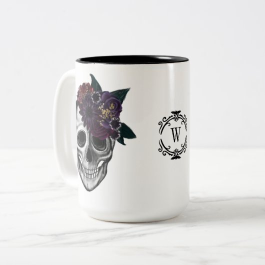 Schwarz-Gold-Moody-BlumenHalloween-Skull-Monogramm Zweifarbige Tasse (Vorderseite Links)
