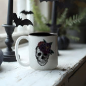 Schwarz-Gold-Moody-BlumenHalloween-Skull-Monogramm Zweifarbige Tasse