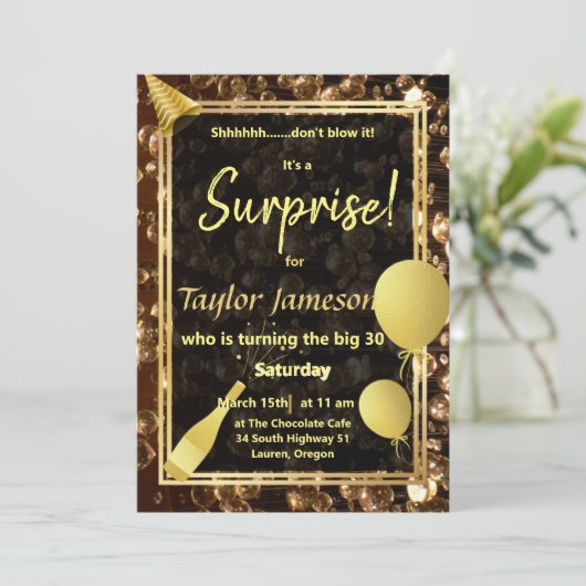 Schwarz-Gold-Überraschung mit Ballons QR-uAwg Einladung (Stehend Vorderseite)
