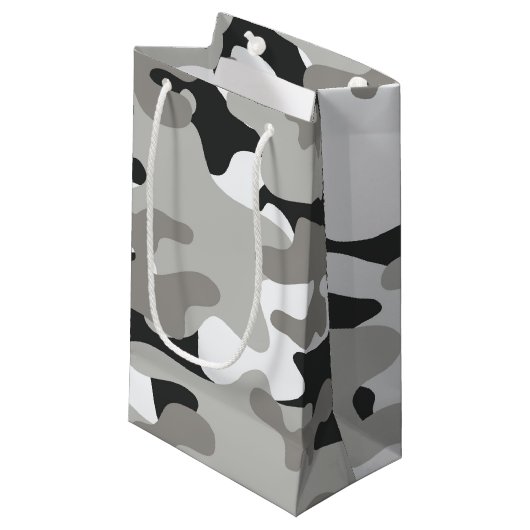 Schwarz-Grau-Camouflage-Design Kleine Geschenktüte (Vorderseite Schrägansicht)