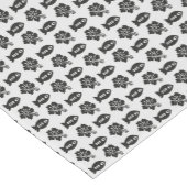 Schwarz-Grau-Tiki-Muster Kurzer Tischläufer (Ecke)