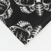 Schwarz-Grau-Tote Kopf Hawk Moth Gothic Skull Fleecedecke (Ecke)