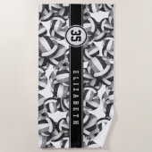 Schwarz-Grau-Volleyball-Muster ihren individuelle  Strandtuch (Vorderseite)