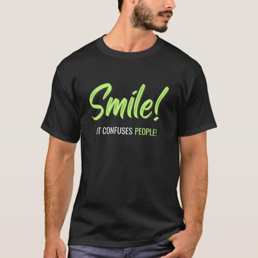 Schwarz & Grün Lustig Minimal Fett T-Shirt (Vorderseite)