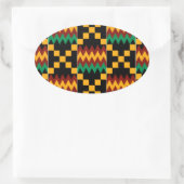 Schwarz, Grün, Rot und Gelb Kente Tuch Ovaler Aufkleber (Tasche)