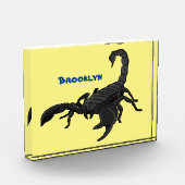 Schwarz-hungriges Skorpion Cartoon Illustration Fotoblock (Links)