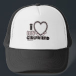 schwarz i luv 1 truckerkappe<br><div class="desc">niedlicher und blubbly Schriftart, der "I Liebe My GIRLFRIEND" mit einem großen Herz sagt, mit dem Sie Ihr Bild in schwarz und hellrosa einfügen können</div>