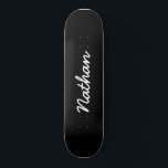 Schwarz individuell anpassbar skateboard<br><div class="desc">Schwarzes individualisierbares Skateboard. Ein elegantes,  schwarzes,  trendiges Skateboard. Personalisieren Sie mit einem eigenen Namen. Machen Sie ein lustiges Geschenk für sich selbst oder ein Geburtstagsgeschenk für jemanden,  den Sie Liebe.</div>