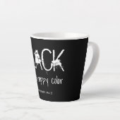 Schwarz ist meine glückliche Farbe - personalisier Milchtasse (Rechte Ecke)