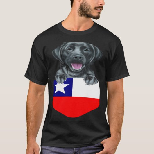 Schwarz Labrador Retriever Hund mit Chile-Flagge i T-Shirt (Vorderseite)