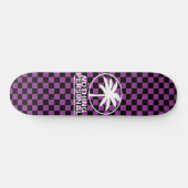 Schwarz-Lila Schachbrettmuster Skateboard (Horizontal)