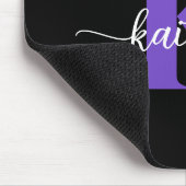 Schwarz-Lila-Script-Monogramm Mousepad (Ecke)