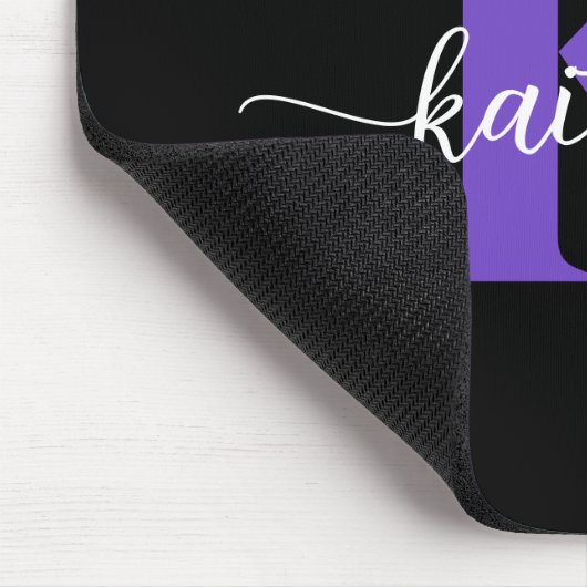 Schwarz-Lila-Script-Monogramm Mousepad (Ecke)