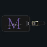 Schwarz Lila Violet Monogram Script Name Stilvoll Gepäckanhänger<br><div class="desc">Elegant Modernes,  stilvolles Black Lila Violet Monogram Script Name Stilvolle Bag Tag</div>