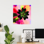 Schwarz-Linse-Grün-Blume auf mehrfarbiger Rückseit Poster (Heimbüro)