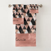 schwarz Marmor | Monogramm aus weißem Rose Badhandtuch Set (Insitu)