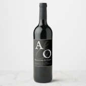 Schwarz-Minimalistisch-Monogramm-Hochzeit Weinetikett (Vorderseite)