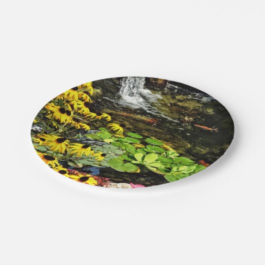 Schwarz-Mit Augen Susans von Koi Pond Pappteller (Schrägansicht)