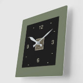  Schwarz mit Cremzahlen und Olivengrenzen  Quadratische Wanduhr (Winkel)