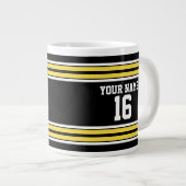 Schwarz mit gelben weißen Streifen Team Jersey Jumbo-Tasse (Vorderseite Rechts)