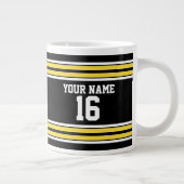 Schwarz mit gelben weißen Streifen Team Jersey Jumbo-Tasse (Rechts)