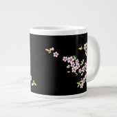 Schwarz mit rosa und grünem Kirschblossom Sakura Jumbo-Tasse (Vorderseite Rechts)