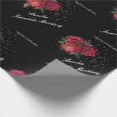 Schwarz mit Rote Rosen Quinceañera Wrapping Paper Geschenkpapier (Ecke)
