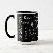 Schwarz mit weißem Schriftart Beliebte Pastor Sign Tasse (Links)