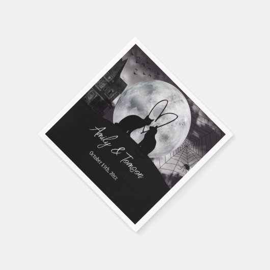 Schwarz-Moderne Halloween-Verlobung Serviette (Ecke)