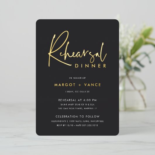 Schwarz | Modernes Minimalistisches Script Probe D Folieneinladung (Stehend vorne)