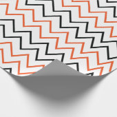 Schwarz Orange Chevron Zickzack Geschenkpapier (Ecke)