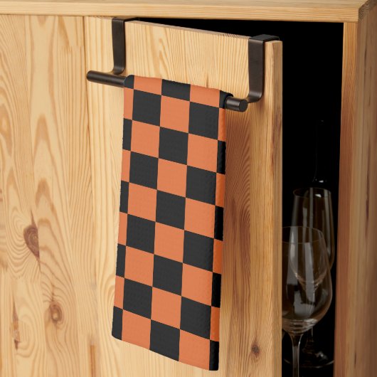Schwarz-orange Halloween-Schachbrettmuster  Geschirrtuch (Drittel gefaltet)