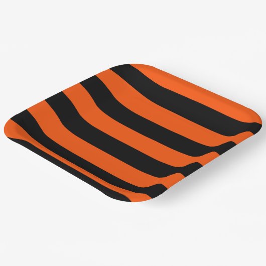 Schwarz-Orange-Halloween-Streifen Pappteller (Gewinkelt)