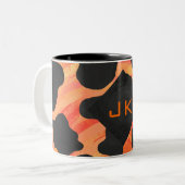 Schwarz-Orange-Print, Monogram-Kuh Zweifarbige Tasse (Vorderseite Links)