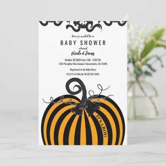 Schwarz & Orange Stripe Pumpkin Fall Babydusche Einladung (Stehend Vorderseite)