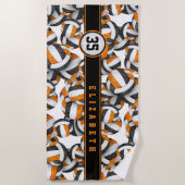 Schwarz-Orange-Volleyball-Modell mit Jersey-Nummer Strandtuch (Vorderseite)