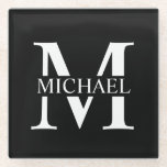 Schwarz-Personalisiert-Monogramm und Name Glasuntersetzer<br><div class="desc">Personalisierte Monogramm- und Namensgeschenke mit personalisiert-weißem Monogramm im klassischen Serif-Schriftart-Stil mit einem Namenskasten in der Mitte des Monogramms auf schwarzem Hintergrund. Perfekt als Wohngestaltungen,  Hauswärme Geschenke,  Feriengeschenke für Familien,  Neuvermählte und mehr.</div>
