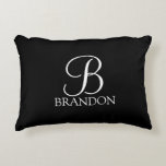 Schwarz-Personalisiert-Script-Monogramm und -Name Dekokissen<br><div class="desc">Personalisiert Monogram und Name Gift zeichnen sich durch personalisierte Monogramm im Schriftart-Stil und den Namen im klassischen weißen Serif-Schriftart auf schwarzem Hintergrund aus. Perfekt als Feriengeschenk,  Familienfavoriten,  Hauswärmespeck,  Hochzeitsgeschenk und Geschenk für jeden besondere Anlass. Wiedersehen..</div>