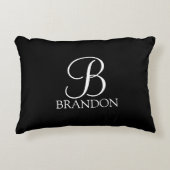 Schwarz-Personalisiert-Script-Monogramm und -Name Dekokissen (Vorderseite)