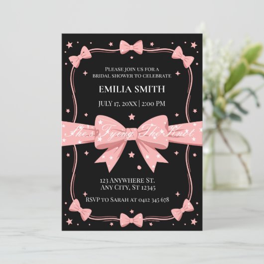 Schwarz-Rosa-Bögen Sie bindet das Brautparty des K Einladung (Stehend Vorderseite)